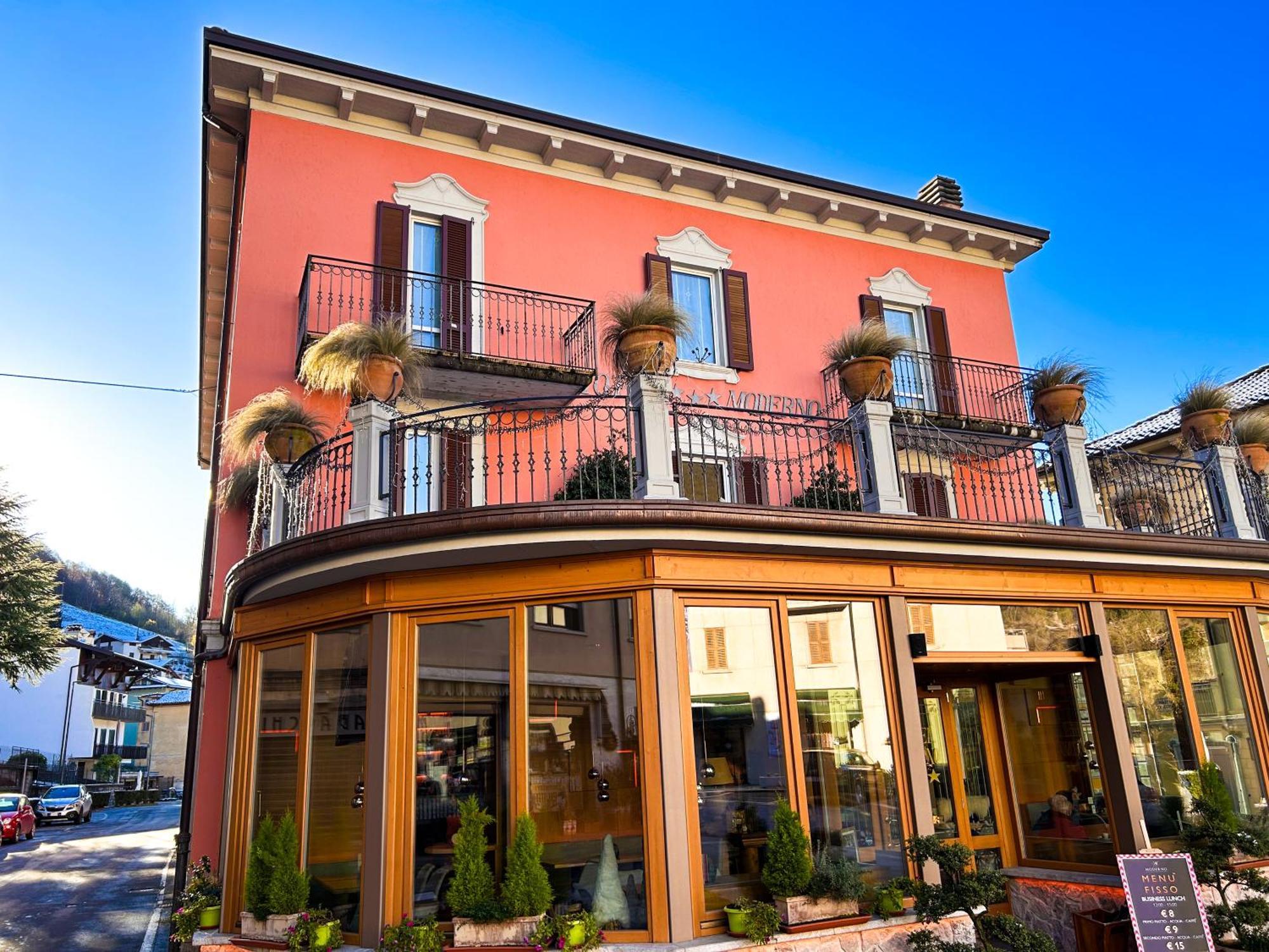 Hotel Moderno Restaurant Serina  Exterior foto