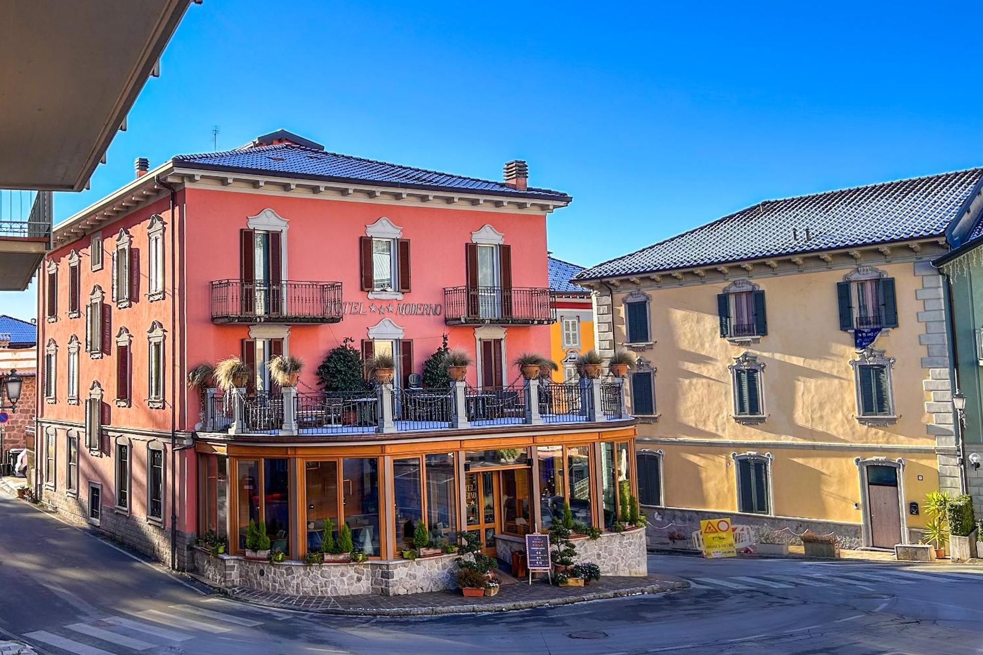 Hotel Moderno Restaurant Serina  Exterior foto